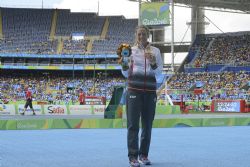 Izaskun gana la medalla de bronce en su estreno en unos Juegos Paralmpicos en los 1500 metros de Ro 2016