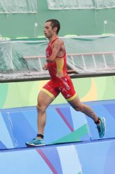 Jairo Ruiz obtuvo la medalla de bronce en la prueba de triatlon de los Juegos Paralmpicos de Rio 2016 en la categora PT4