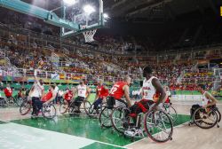 Ataque de la seleccin espaola en el partido de baloncesto de semifinales del torneo paralmpico entre Espaa y Gran Bretaa (69-63)