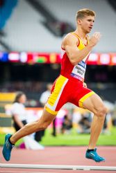 Jos Luis Fernndez corre la final de los 400 metros T12 en el Mundial de Atletismo Paralmpico de Londres.