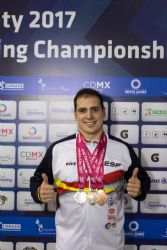 Antoni Ponce con sus tres medallas del Campeonato del Mundo de Natacin Paralmpica Mxico 2017.