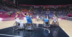 Primer partido contra la seleccin Italiana, del Equipo Paralmpico Espaol de baloncesto en silla de ruedas.