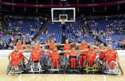 Equipo Paralmpico Espaol de baloncesto en silla de ruedas antes de enfrentarse a la seleccin de Sudfrica