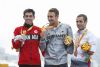 El almeriense Jairo Ruiz, en el podio de la prueba de triatln categora PT4, junto al alemn Martin Schulz (oro) y el canadiense Stefan Daniel (plata)