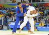 El judoka sevillano Abel Vzquez intenta una maniobra con el brasileo Arthur Cavalcante durante el combate que les enfrent en la primera fonda de la competicin paralmpica de judo hasta 90 kilos