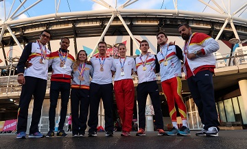 Los medallistas del Equipo Espaol Londres 2017 posan con sus preseas
