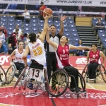 Vicky Alonso, en el salto inicial del España-Turquía del Europeo BSR 2015.