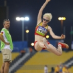 Sara Fernández, en una de sus tentativas de la prueba de salto de longitud T12 en el Mundial de Atletismo Doha 2015.