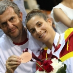 Sara Martínez Puntero, con la medalla de bronce en salto de longitud T12 del Mundial de Atletismo Doha 2015.