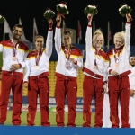 En el podio, el relevo 4x100 T11-T13 femenino del Mundial de Atletismo Doha 2015, conformado por Lia Beel y David Alonso, Sara Martínez, Melany Berges y Sara Fernández.