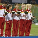 Relevo 4x100 T11-T13 femenino, en el podio con la medalla de bronce en el Mundial de Atletismo Doha 2015: Lia Beel y David Alonso, Sara Martínez, Melany Berges y Sara Fernández.