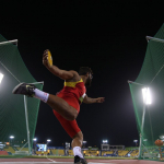 Kim López, durante la prueba de lanzamiento de disco T12 en el Mundial de Atletismo Doha 2015.