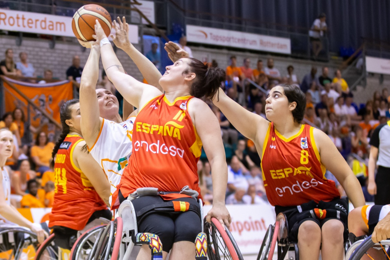 Un momento del España-Holanda del Europeo de baloncesto en silla