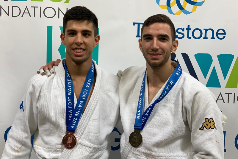 Álvaro Gavilán y Sergio Ibáñez posan con sus medallas