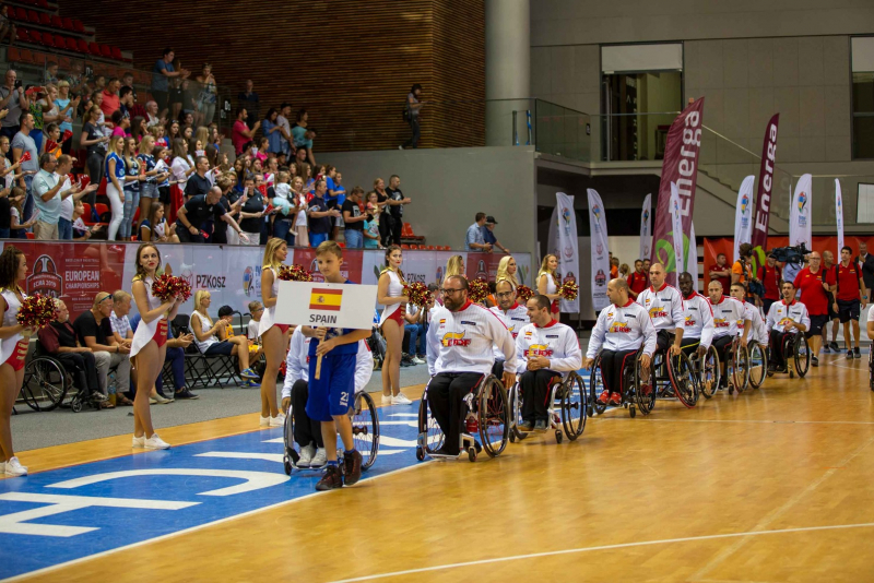Selección española de baloncesto en silla de ruedas en la inauguración del Europeo
