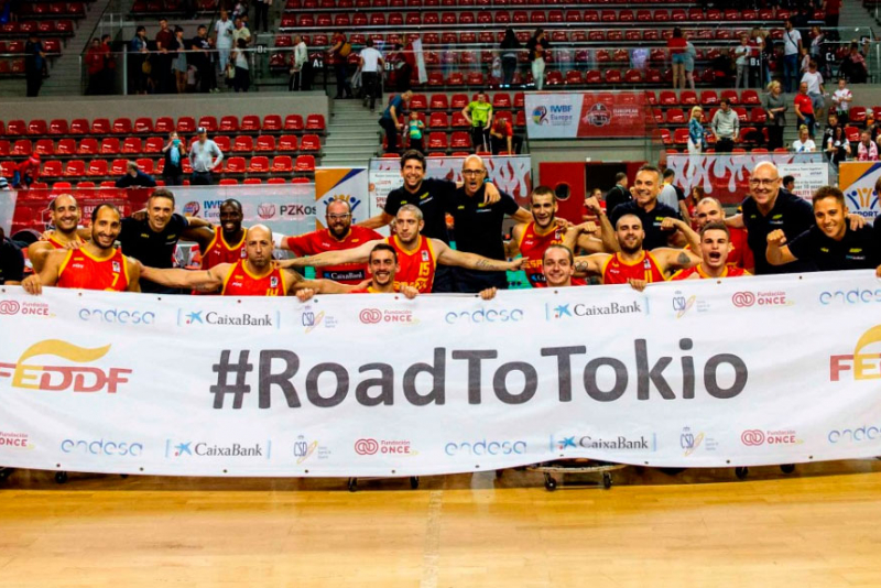 La selección española celebra su clasificación para Tokio
