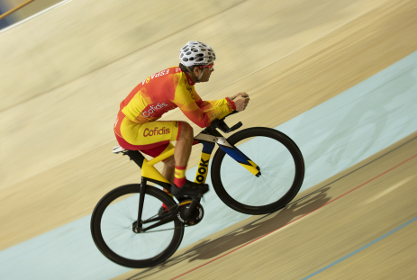 Óscar Higuera, con la selección española en el Mundial de Ciclismo en Pista de Apeldoorn 2019.
