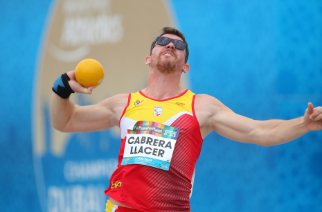 Héctor Cabrera, durante su participación en la prueba de Peso T12 en el Mundial de Dubái