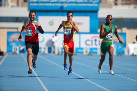 Lorenzo Albaladejo, en una de las series de 100 T38 del Mundial Dubái 2019