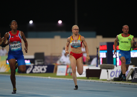 Adiaratou Iglesias, durante la prueba de los 200 T12 del Mundial de Dubai, en la que fue plata