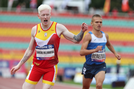 Diego Sancho, al cruzar la meta como subcampeón de Europa de 400 metros T13.