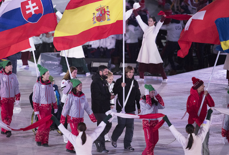 Imagen de Jon Santacana y Miguel Galindo, abanderados de España en la Ceremonia de Clausura de los Juegos Paralímpicos de Invierno Pyeonchang 2018