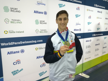 Sergio Martos posa con el bronce logrado en la prueba de los 50 libres S8 del Europeo de Dublín 2018