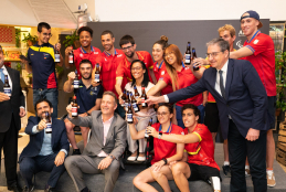 Foto de familia tras el acto