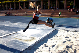 Desirée Vila, en uno de sus saltos en el campeonato