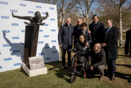 Inauguración escultura Teresa Perales en Zaragoza