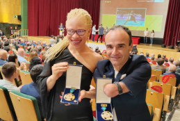 Adiaratou Iglesias y Ricardo Ten con sus medallas de la Real Orden del Mérito Deportivo