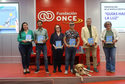 Foto de familia tras la presentación. Foto: Fundación ONCE.