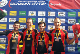 Medallistas en la contrarreloj de t�ndems