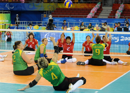 Competición de voleibol sentado