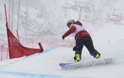 Astrid Fina en el primer entrenamiento oficial de snowboard cross.