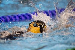 Michelle Alonso nadando el 100m espalda s14 en Glasgow 2015