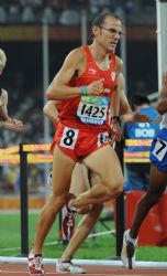 Ignacio vila en la final de los 800 metros.