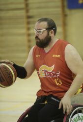 Asier García, jugador de baloncesto en silla de ruedas