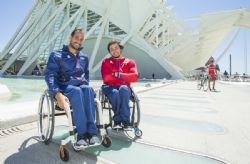 Presentacin de la ropa que vestir el equipo paralmpico espaol en los Juegos Paralmpicos de Rio2016 diseada por Luanvi