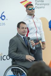 Presentacin de la ropa que vestir el equipo paralmpico espaol en los Juegos Paralmpicos de Rio2016 diseada por Luanvi