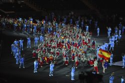 Equipo Paralímpico Español con Jose Manuel Ruiz como abanderado