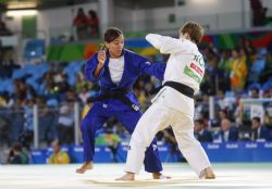 La judoka valenciana Mónica Merenciano durante uno de los combates de la competición de judo hasta 57 kilos en la que finalizó en quinto lugar, consiguiendo así diploma olímpico en los Juegos Paralímpicos de Rio 2016