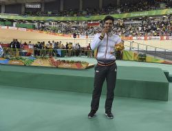 ALFONSO CABALLERO MEDALLA DE BRONCE EN CICLISMO DE PISTA EN LA CAREGORIA KM C4-5