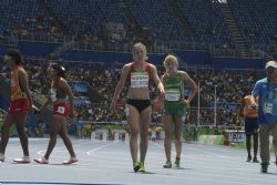 Izaskun gana la medalla de bronce en su estreno en unos Juegos Paralmpicos en los 1500 metros de Ro 2016