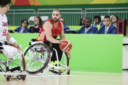 Jordi Ruiz conduce un ataque en el partido Japn-Espaa (39-55)