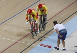 Bronce ciclismo por equipos contrarreloj. Jornada 4 Juegos Paralímpicos de Río 2016. Eduardo Santas seguido de Alfonso Cabello