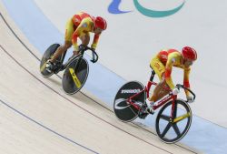 Bronce ciclismo por equipos contrarreloj. Jornada 4 Juegos Paralímpicos de Río 2016. Eduardo Santas y Alfonso Cabello