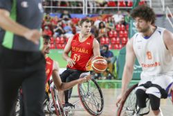 Agustn Alejos (51), durante el partido de baloncesto entre Holanda y Espaa (48-66)