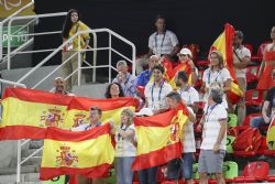 La Infanta Elena anima al equipo espaol de baloncesto en silla de ruedas