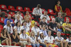 La Infanta Elena anima al equipo espaol de baloncesto en silla de ruedas